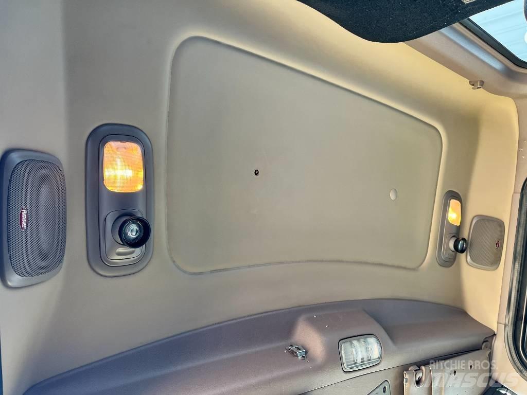 Peterbilt 379 Tractor Units