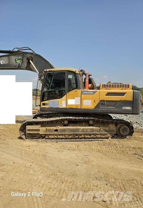 Volvo EC 300 D Crawler excavators