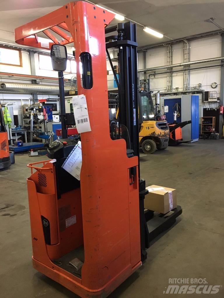 BT SSE 135 Self propelled stackers