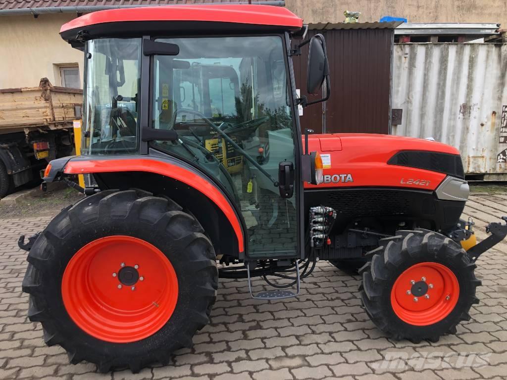 Kubota L2-421 Compact tractors