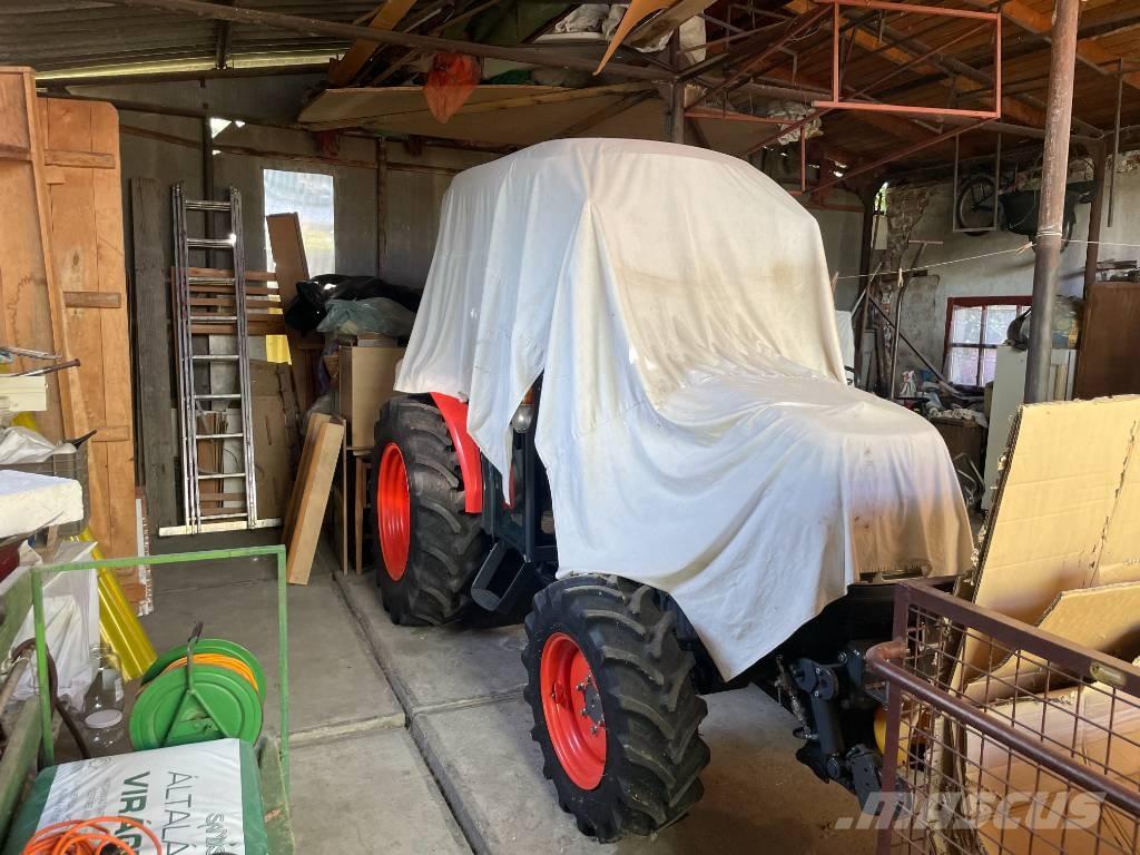 Kubota L2-421 Compact tractors