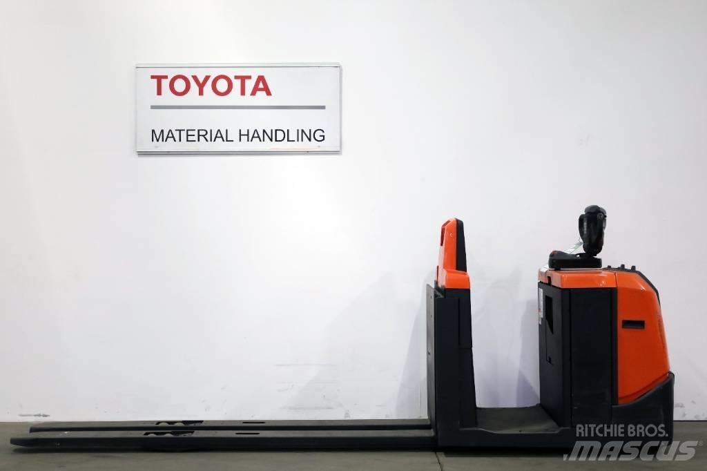 Toyota OSE 250 Low lift order picker