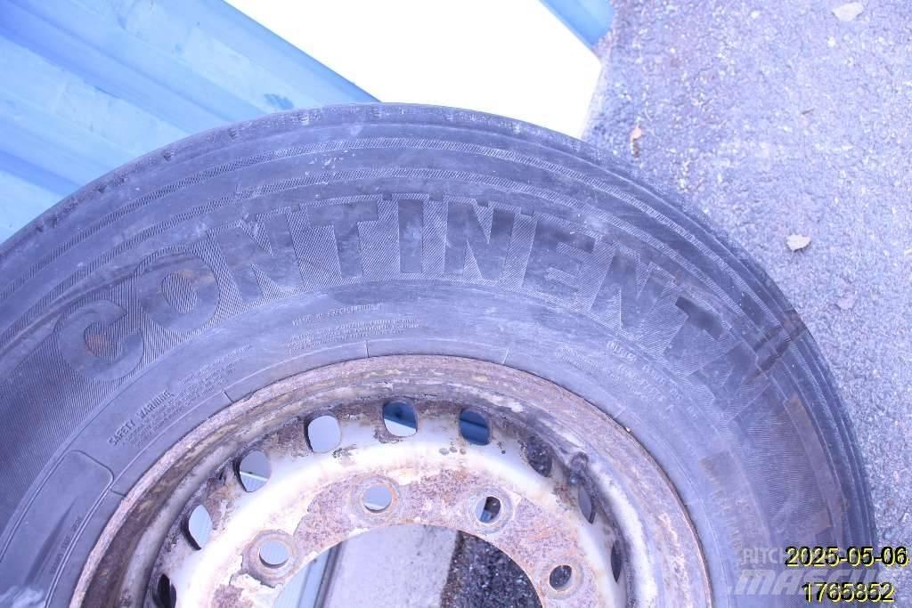  Entreprenad Däck Tyres, wheels and rims