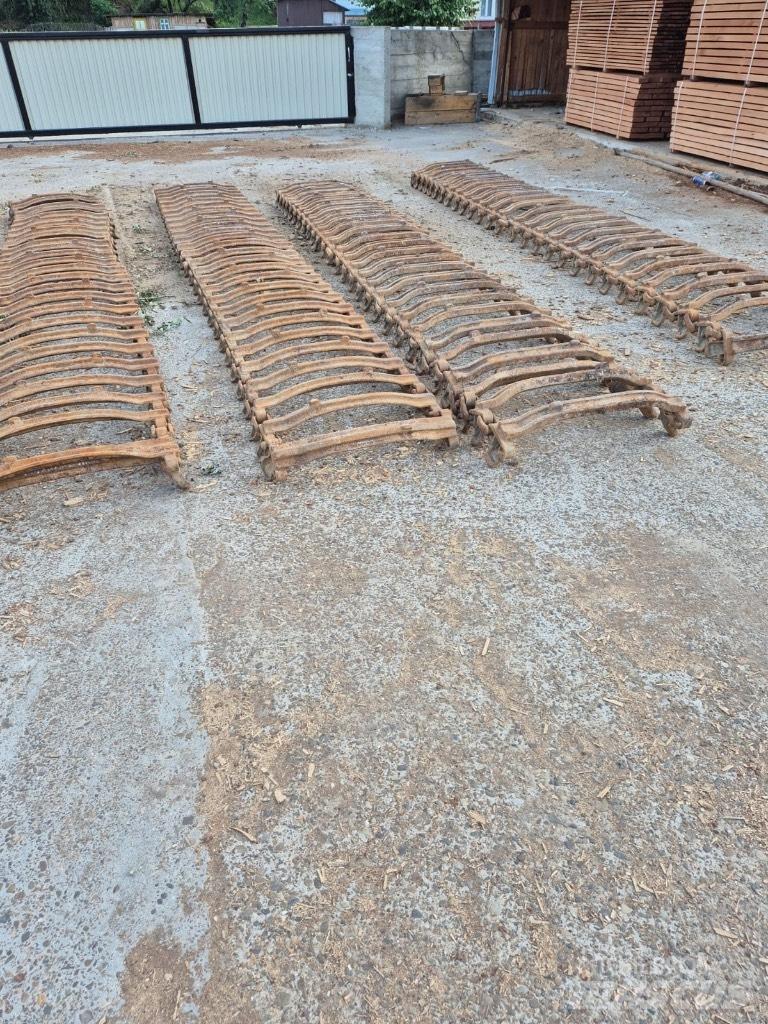 Clark S Tracks, chains and undercarriage