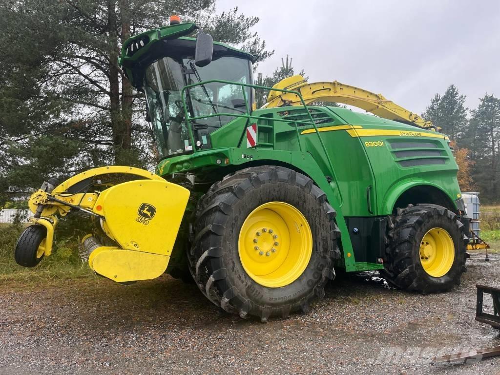 John Deere 8300 Self-propelled foragers