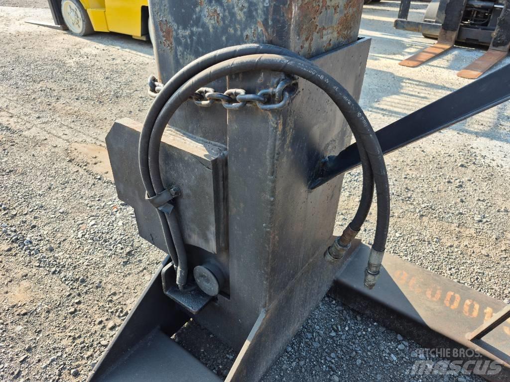  Rigger Lift 40 Forklift trucks - others