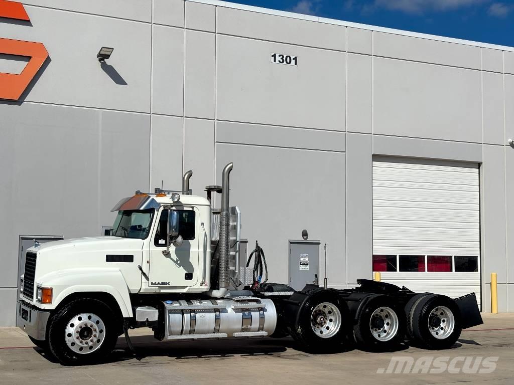 Mack CHU 613 Tractor Units