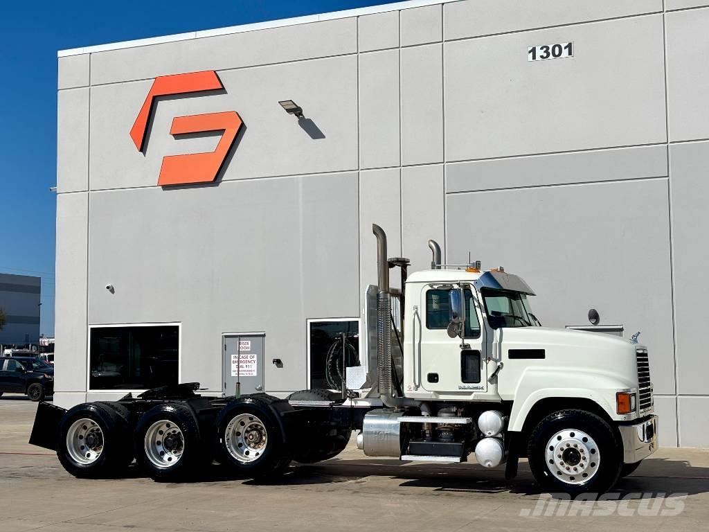 Mack CHU 613 Tractor Units