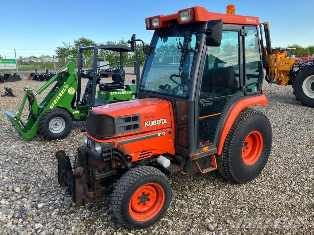 Kubota ST 30 Compact tractors