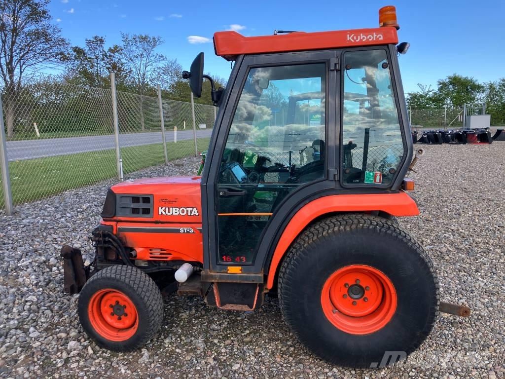 Kubota ST 30 Compact tractors