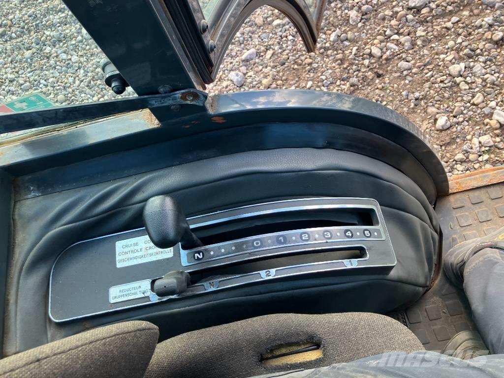 Kubota ST 30 Compact tractors