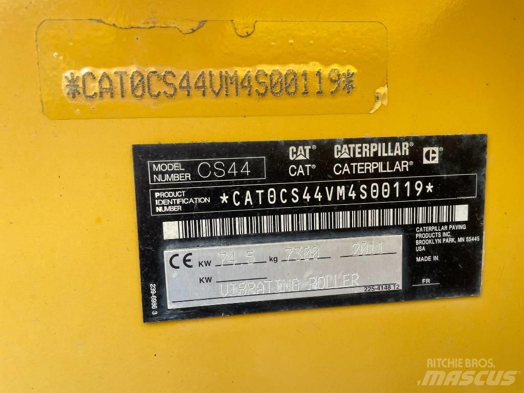 CAT CS44 Single drum rollers