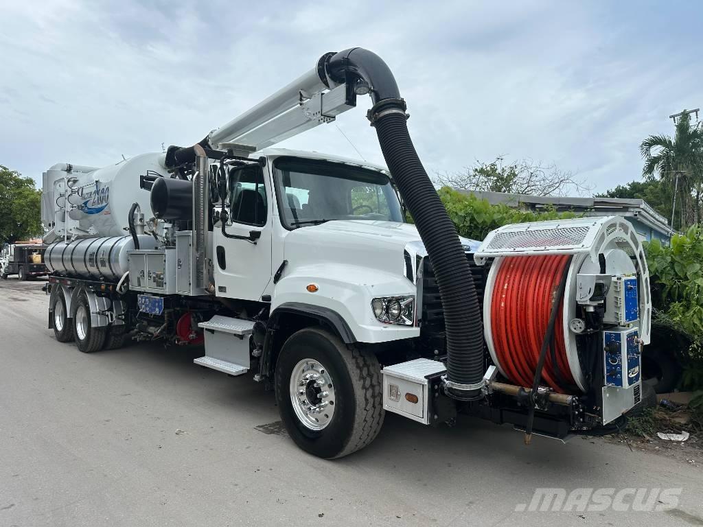 Freightliner 114 SD Combi / vacuum trucks