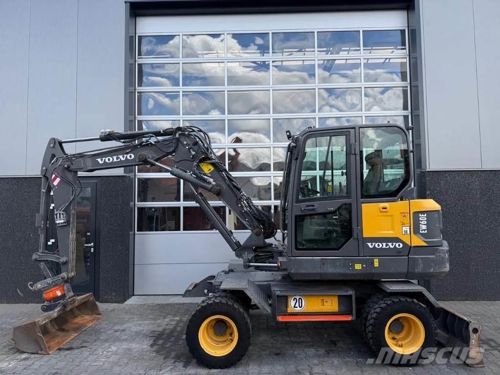 Volvo EW60E | A/C Midi excavators  7t - 12t