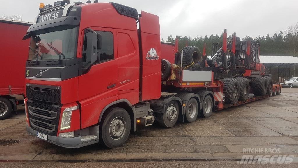 Komatsu 875 Forwarders