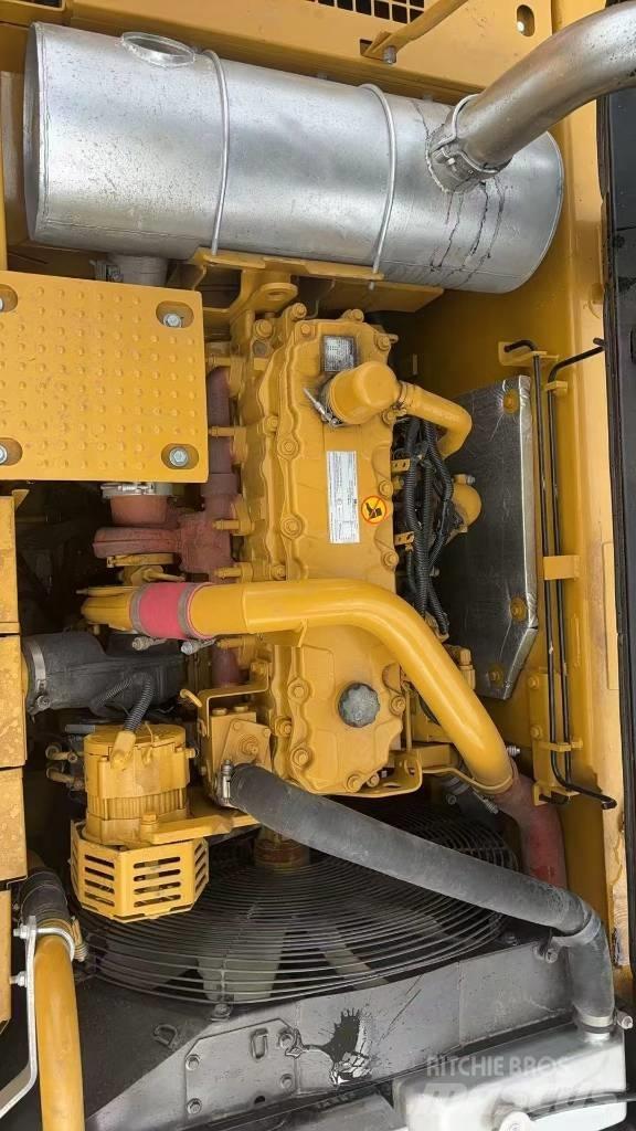 CAT CAT330D2L Midi excavators  7t - 12t