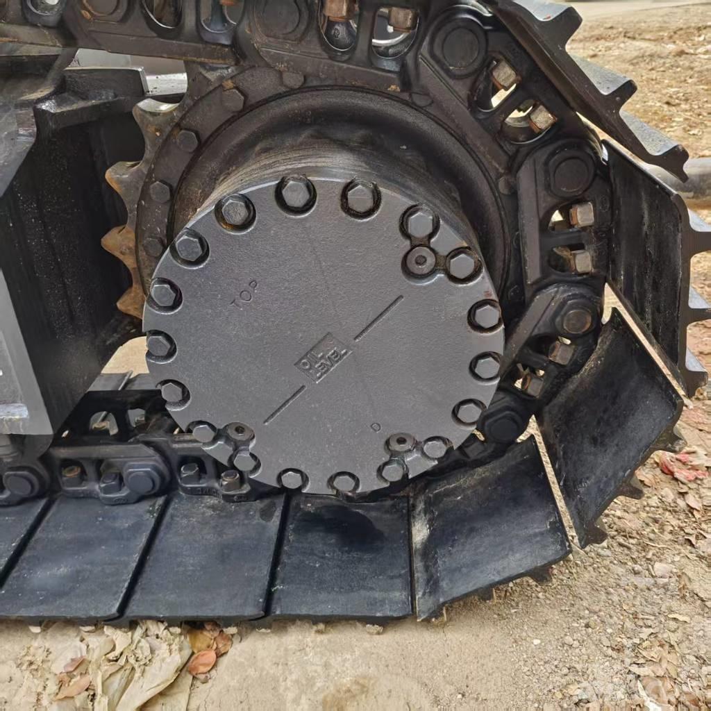Komatsu PC 200-8 Crawler excavators