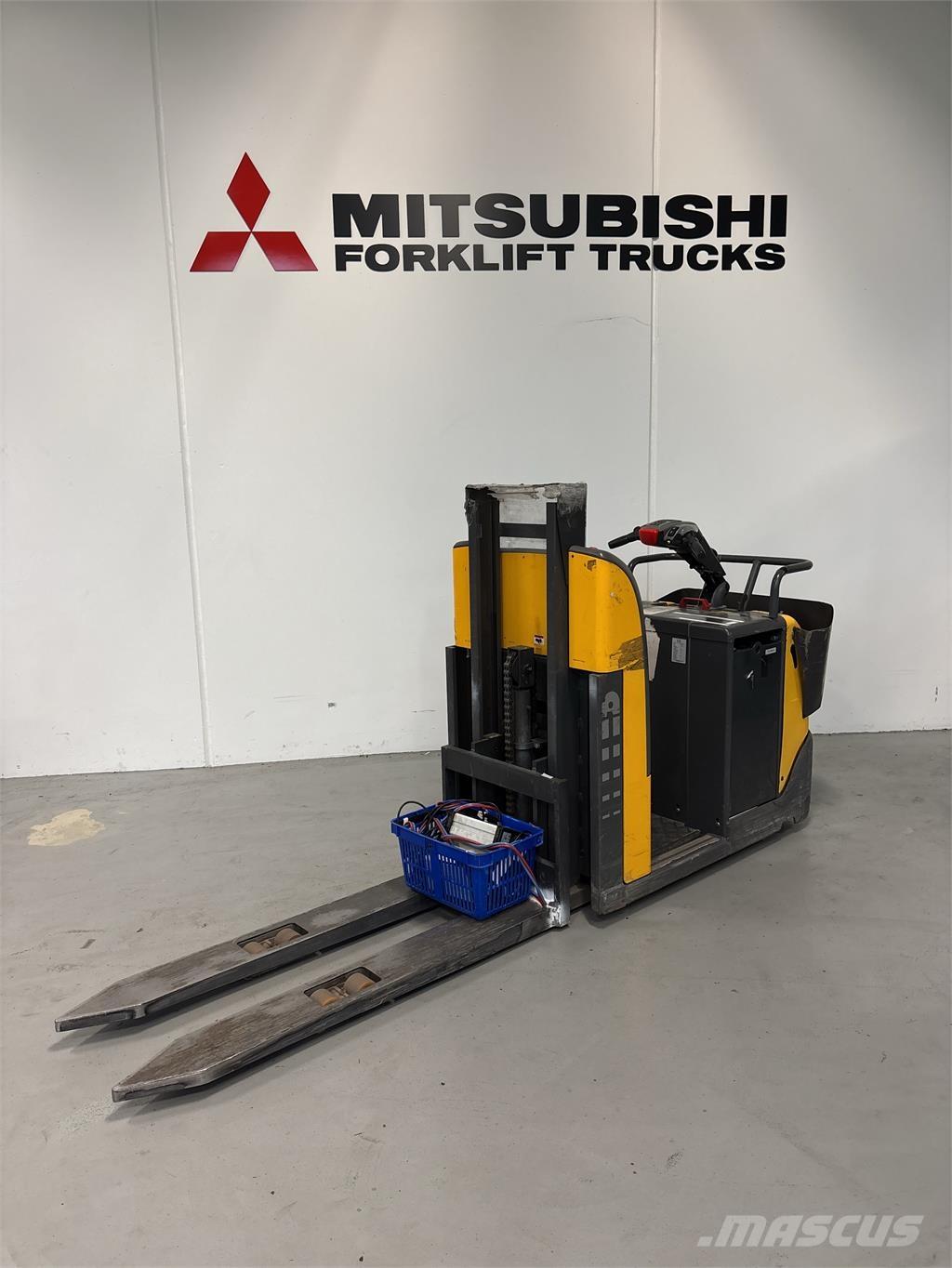 Atlet PPF120 Low lift order picker