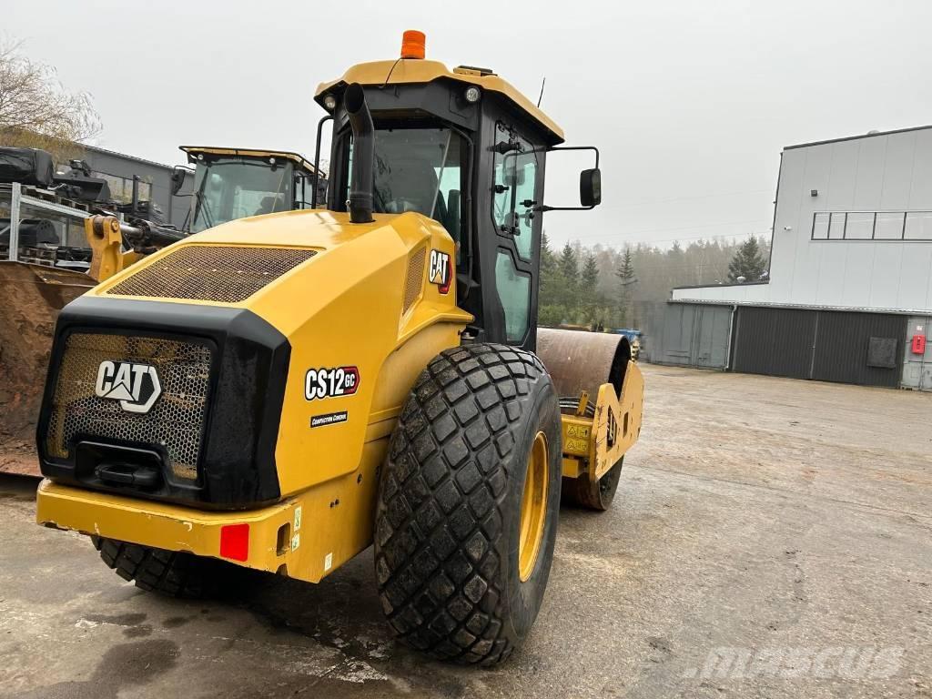 CAT CS 12 GC Single drum rollers