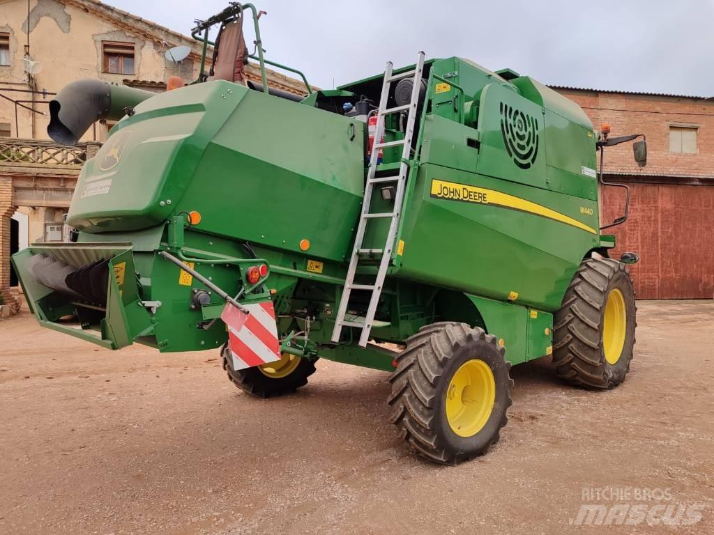 John Deere W 440 Combine harvesters