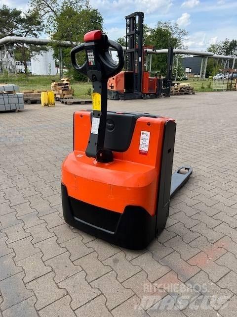 Toyota LWE160 Low lifter