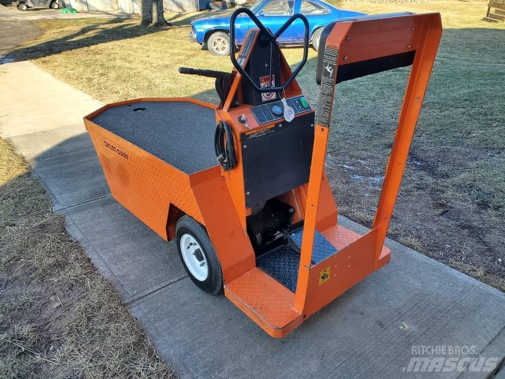 Taylor-Dunn SC100 Towing trucks
