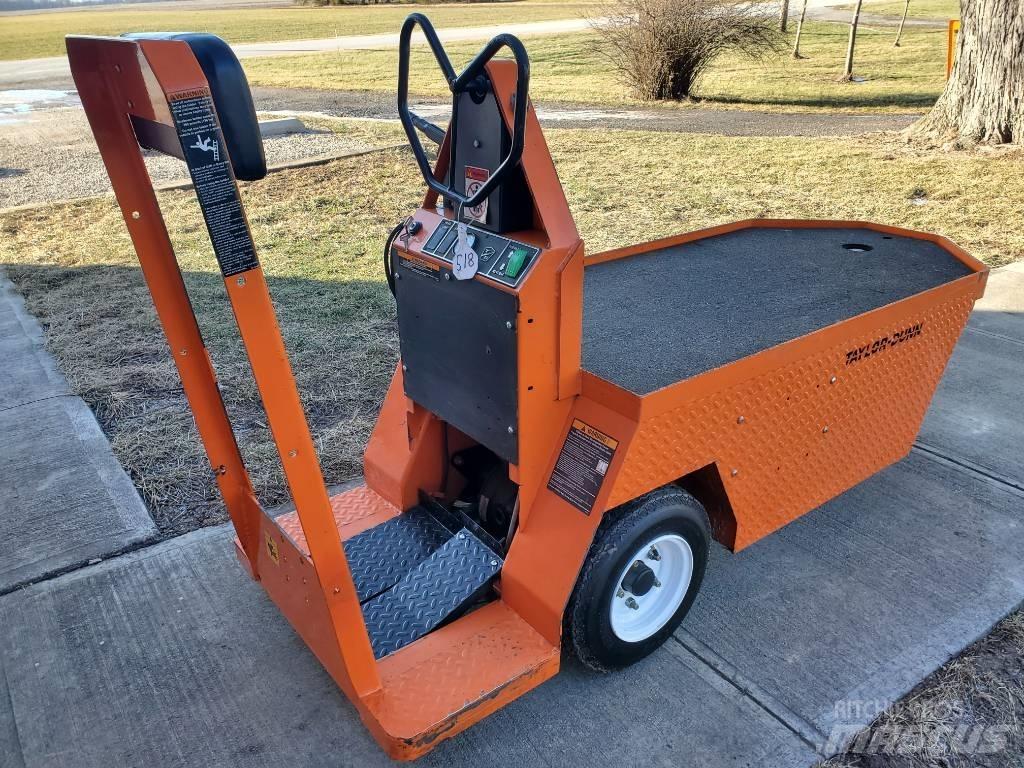 Taylor-Dunn SC100 Towing trucks