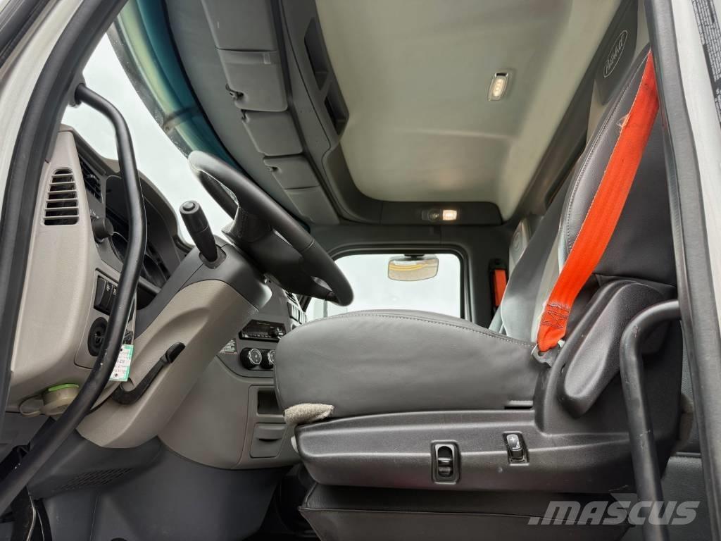 Peterbilt 579 Tractor Units