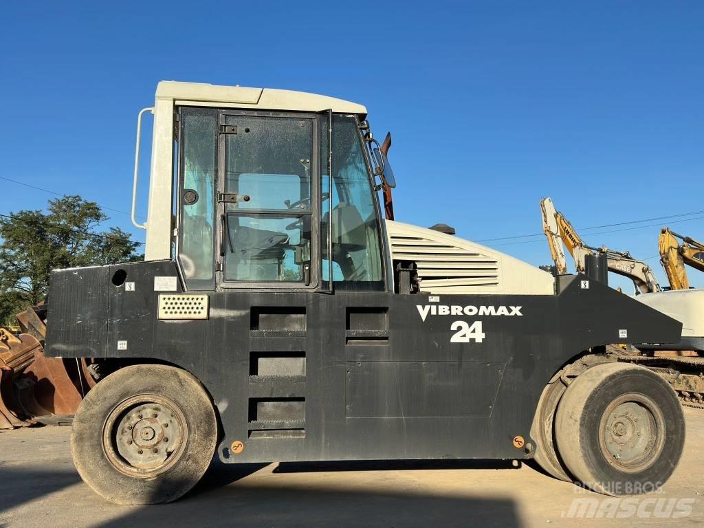 Vibromax W2400 Pneumatic tired rollers