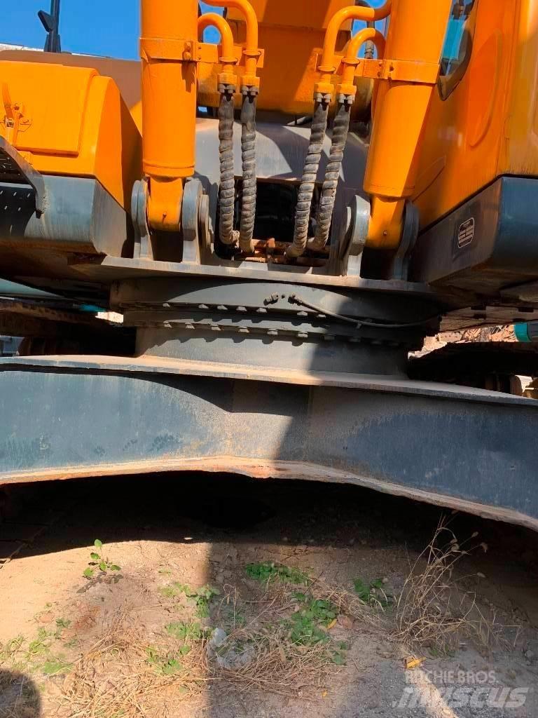 Hyundai 305LC-9T Crawler excavators