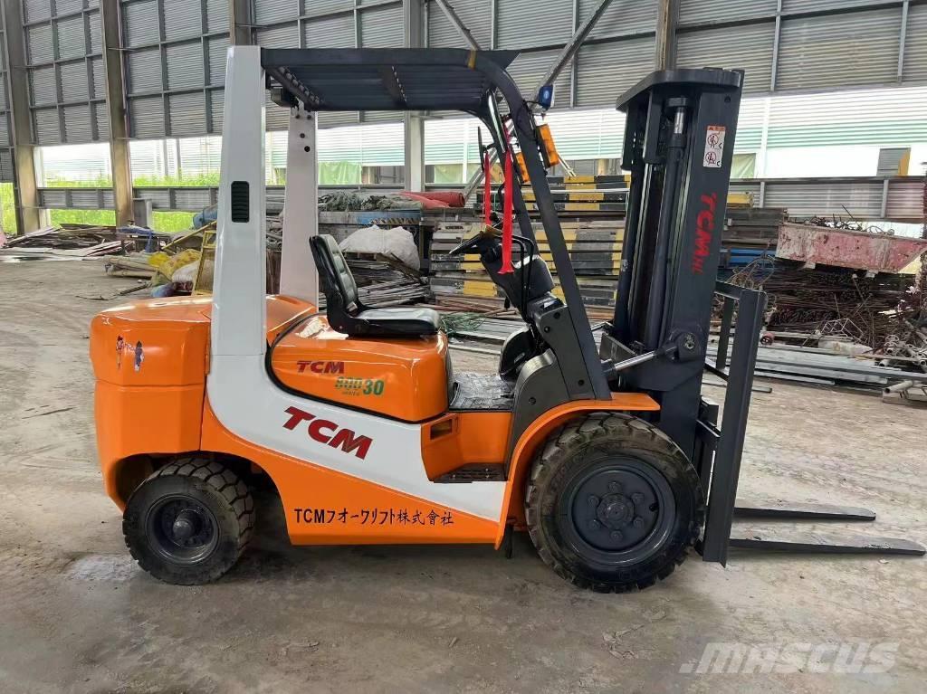 TCM FD 30 Diesel trucks