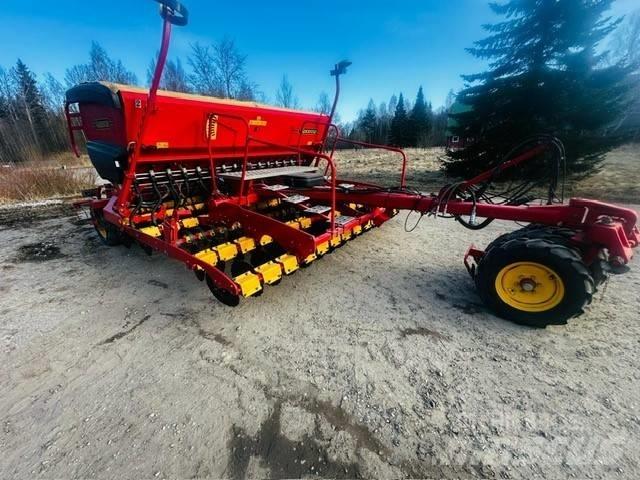 Väderstad Rapid400C Drills
