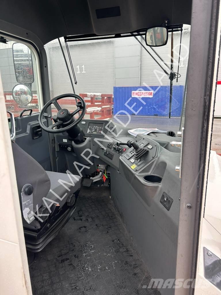 Kalmar T2i Terminal tractors