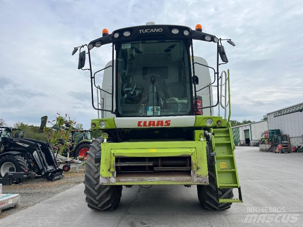 CLAAS Tucano 440 Combine harvesters