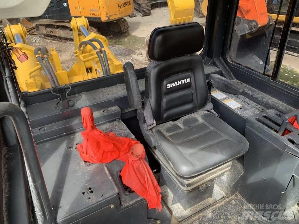 Shantui SD 32 Crawler dozers