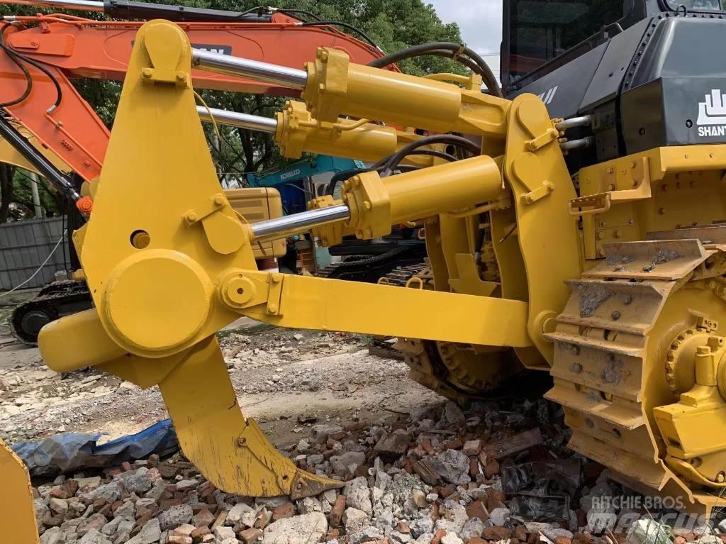 Shantui SD 32 Crawler dozers