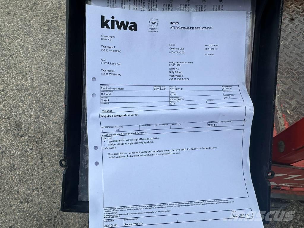 SkyJack SJ 16 Vertical mast lifts