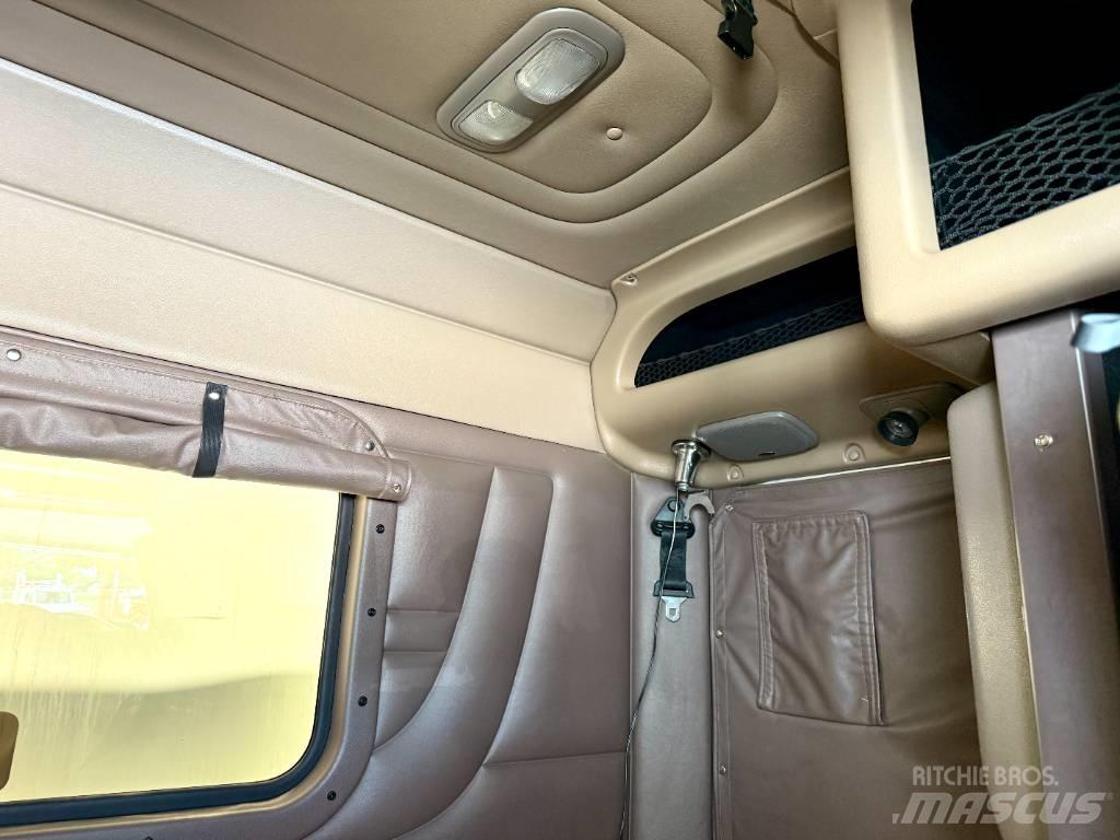 Peterbilt 389 Tractor Units