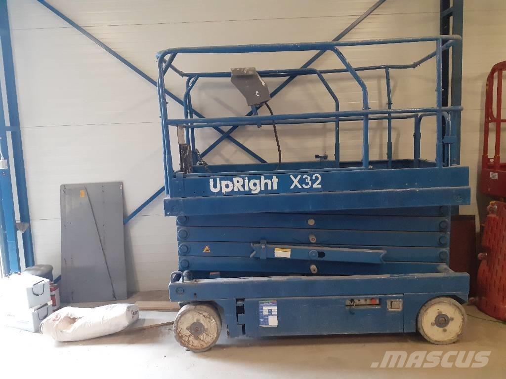 UpRight X 32 Scissor lifts