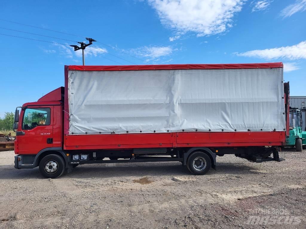 MAN 12.250 TGL Curtainsider trucks
