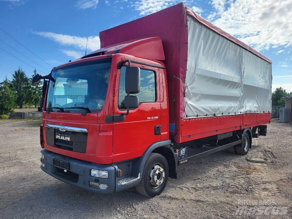MAN 12.250 TGL Curtainsider trucks