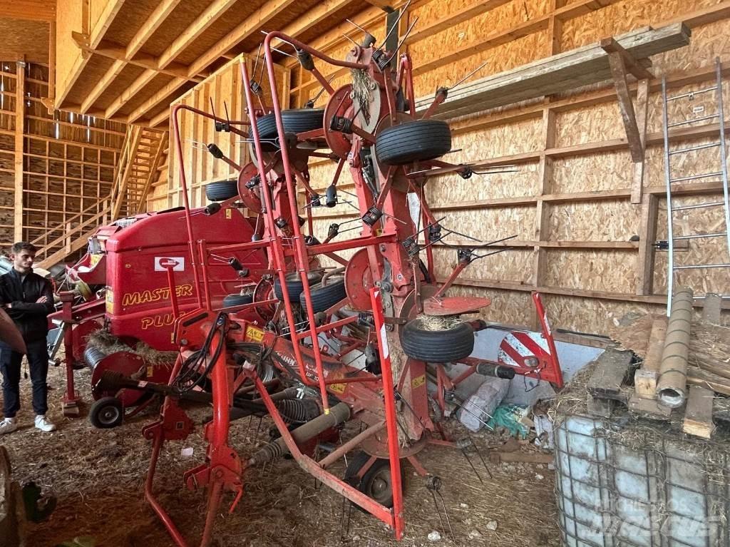 Kuhn GF10812 Rakes and tedders
