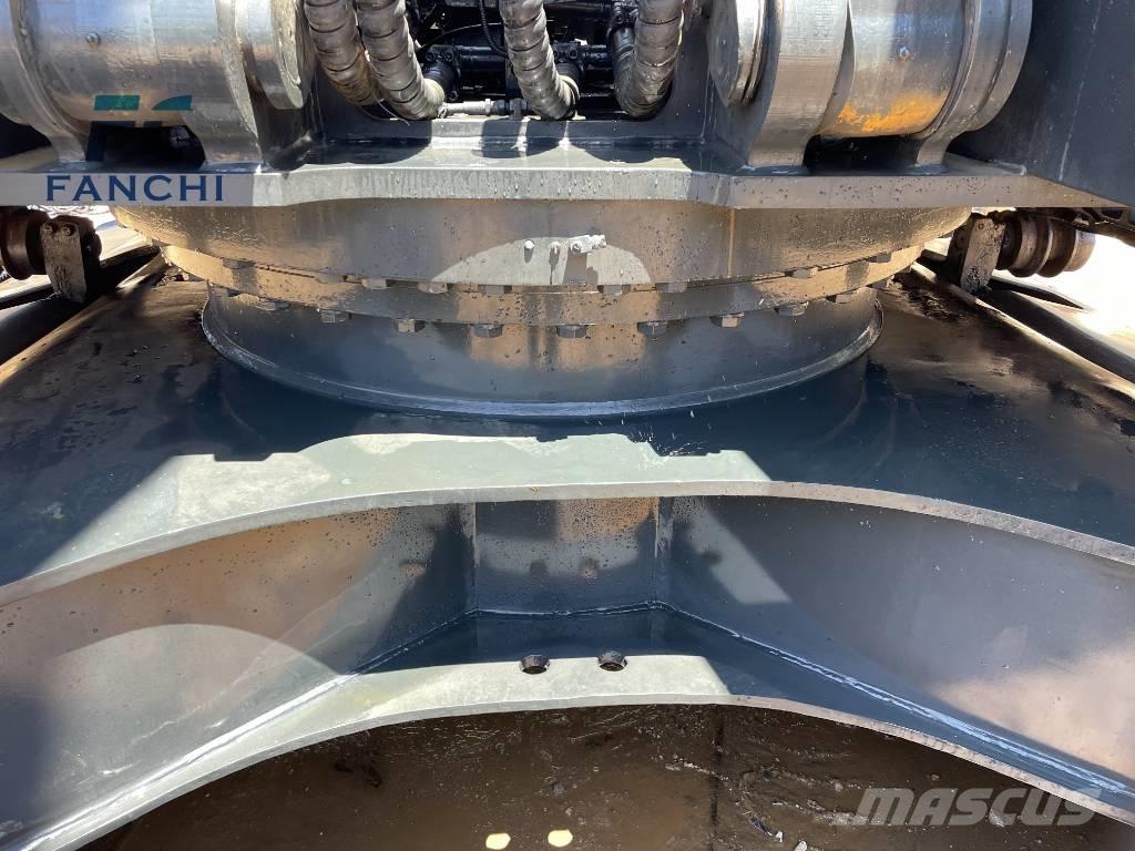 Hyundai 305lC-9T Crawler excavators