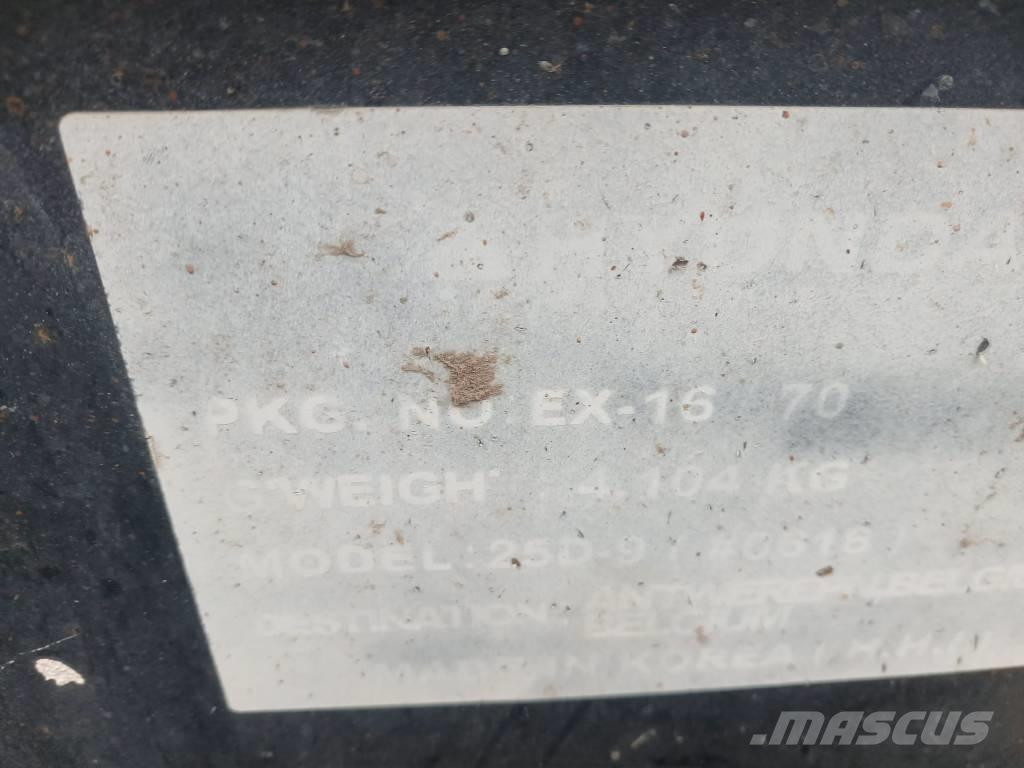 Hyundai 25 D-9 Diesel trucks