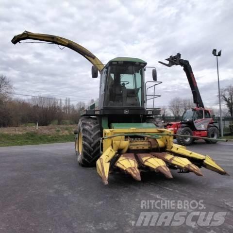 John Deere 6610 Self-propelled foragers