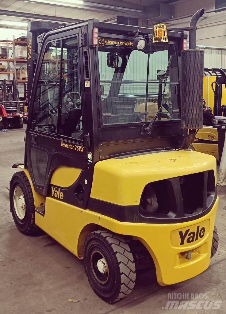 Yale GDP25VX Diesel trucks