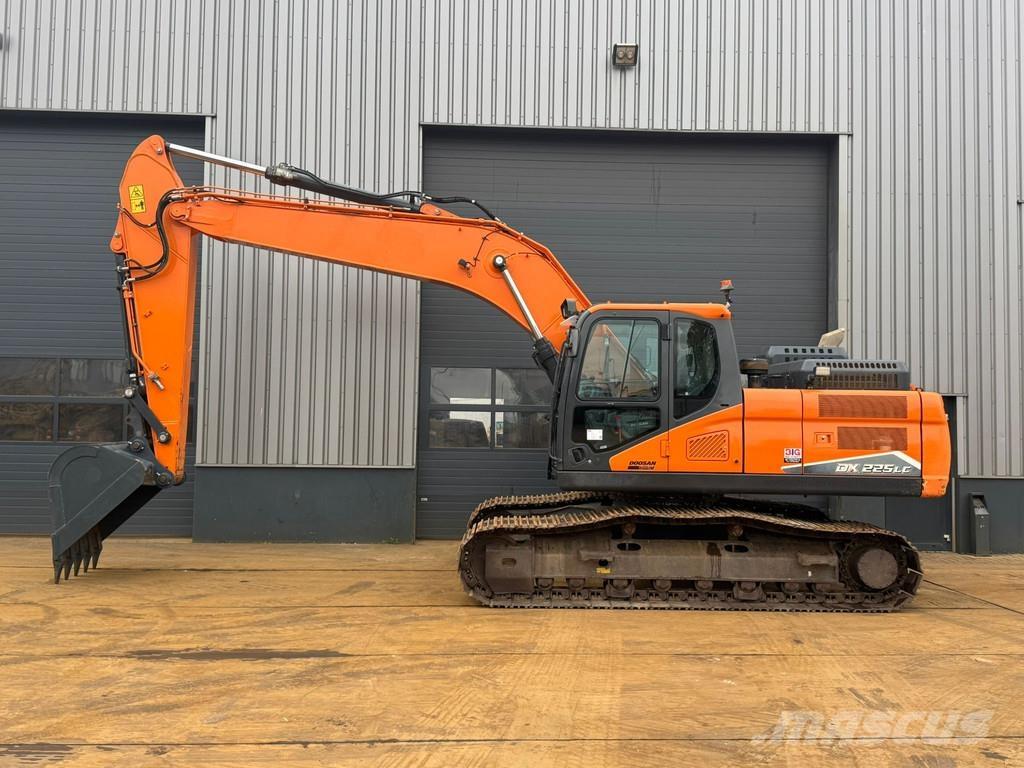 Doosan DX225LC-7 Crawler excavators
