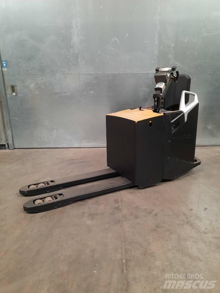 CAT NPF25N2 Low lifter with platform