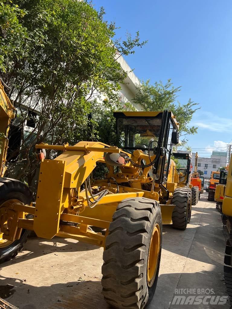 CAT 140K Graders