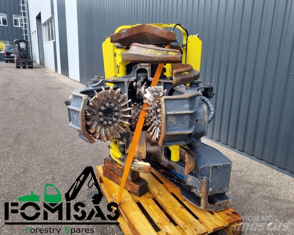 John Deere H424 Harvester heads